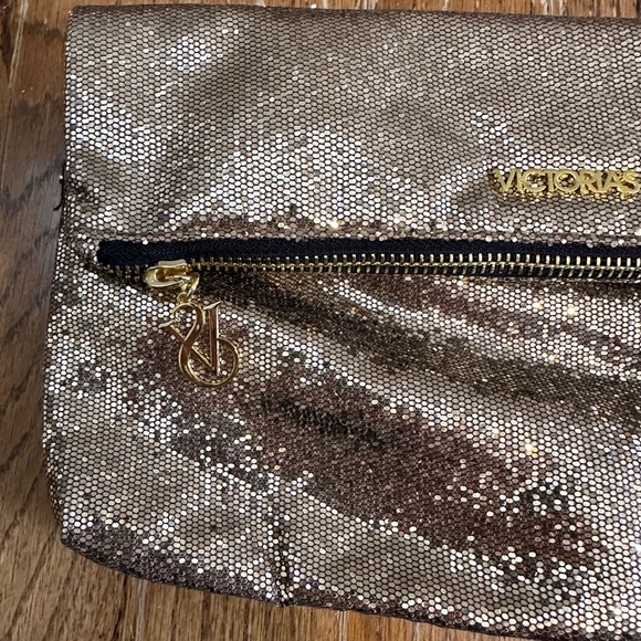 Victorias Secret Clutch Sequin Shiny Sparkle Fold Over Zippered Pouch Logo VS - Picture 4 of 9
